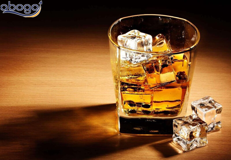 Whiskey On The Rocks đậm vị