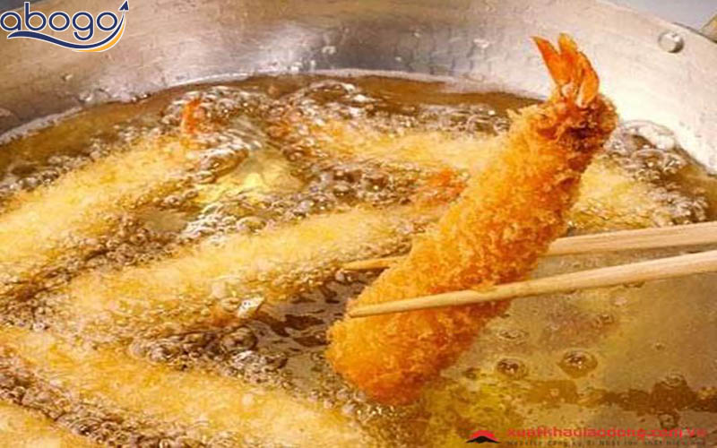 Việc chiên Tempura phải thực sự khéo léo về việc căn nhiệt độ của dầu